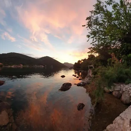 Seaside Andrija - Two Bedroom With Sea View Semesterbostad *
